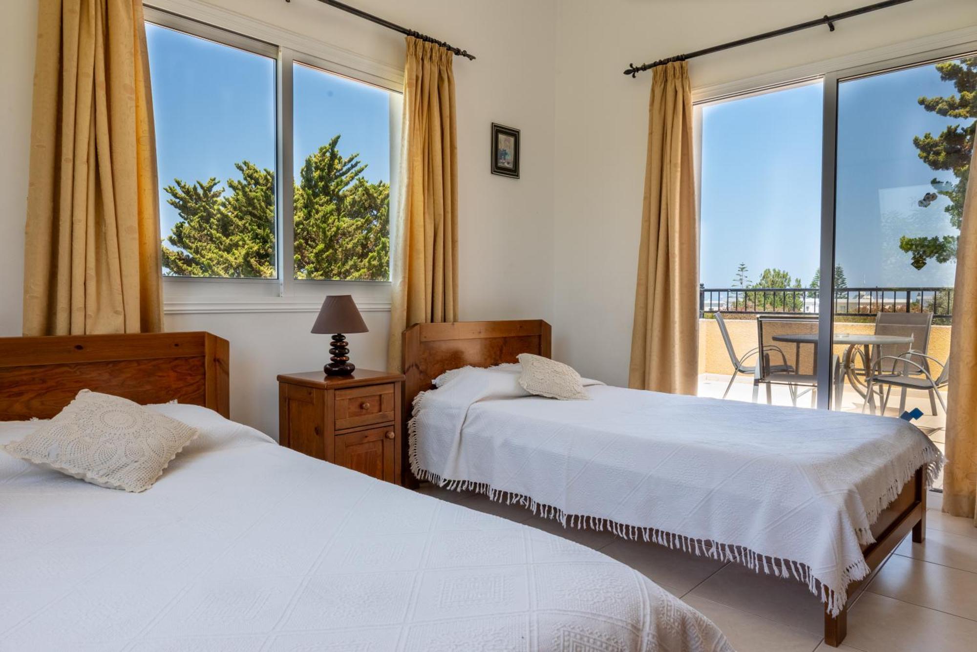 Villa Villa Aspasia In Peyia, Private Pool & 3 Ensuite Bedrooms *